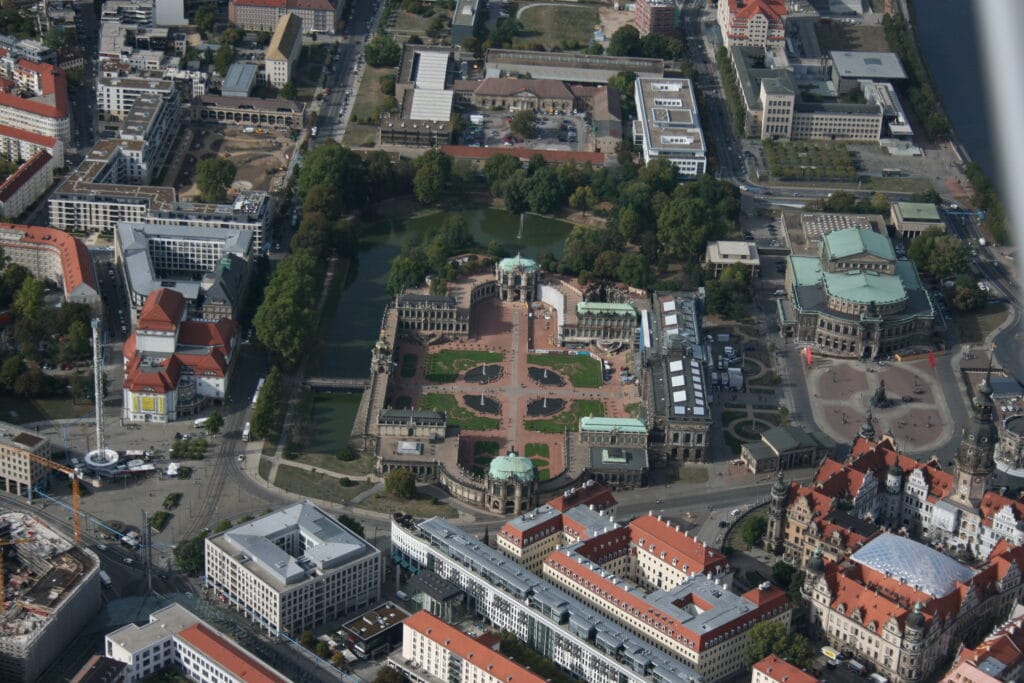 Der Zwinger