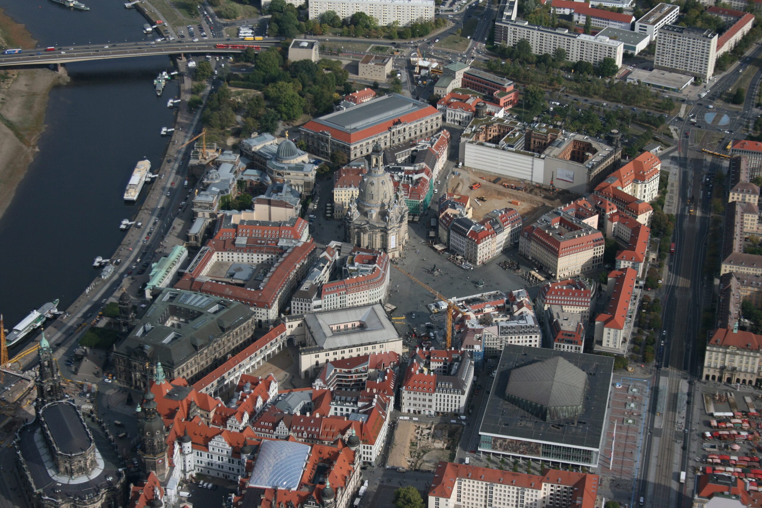 Altstadt mit Frauenkirche und Fürstenzug
