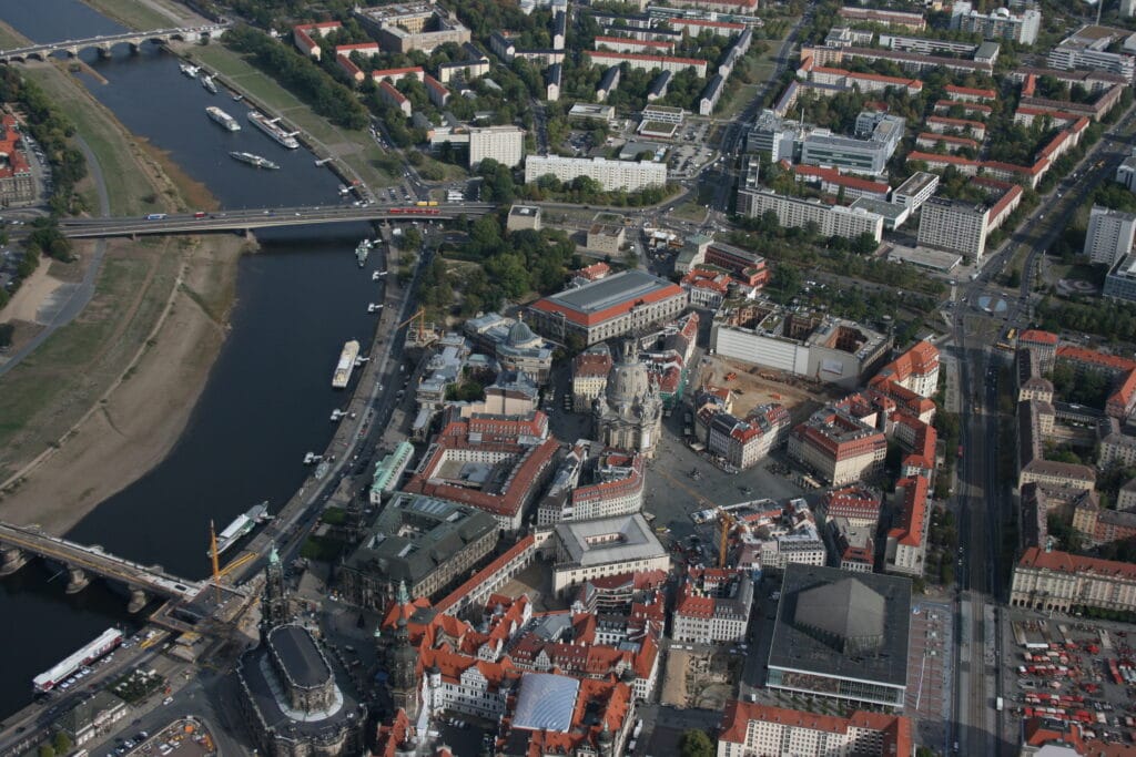 Altstadt und Elbe mit Augustus- und Carolabrücke